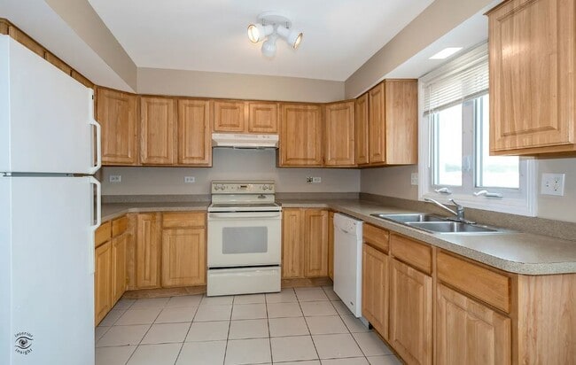 Building Photo - 8616 W 95th St
