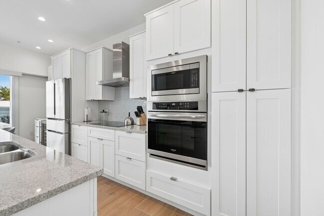 Building Photo - 1343 4th St