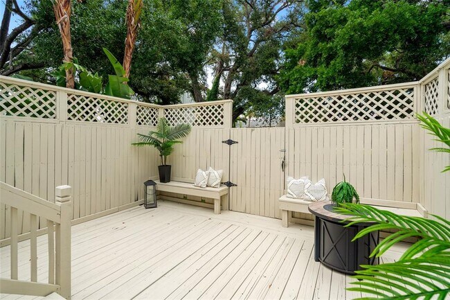 Building Photo - 1508 S Bay Villa Pl