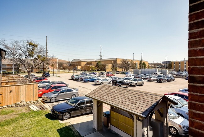 Building Photo - EL308