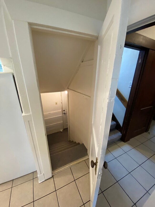 Building Photo - 15721 Main St E