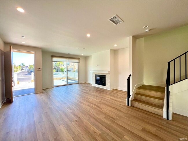 Building Photo - 323 Flint Ave