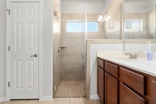 Building Photo - 9925 Milla Cir