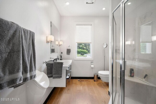 Building Photo - 32 Sparrow Nest Point