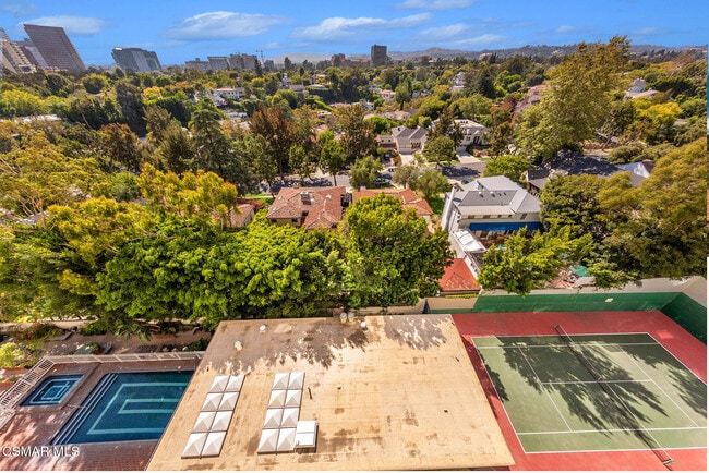 Building Photo - 10535 Wilshire Blvd