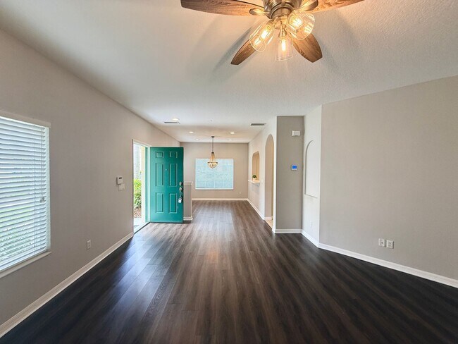 Building Photo - Pristine 3-Bed/2.5 Bath Townhome Ready for Move-in- Bradenton FL!!