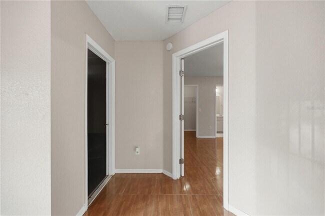 Building Photo - 14 Cedar Tree Terrace