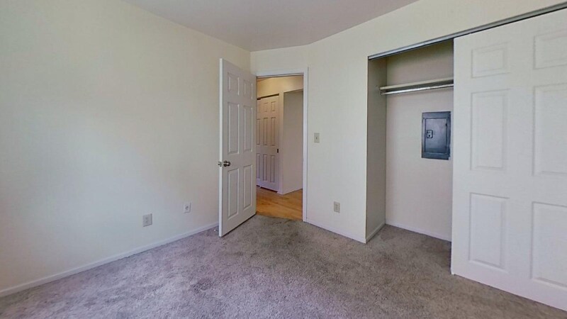 Building Photo - 2030 N Oakland Ave