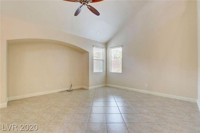 Building Photo - Gorgeous Southern Highlands 3 bedroom + loft and office with a sparkling pool!