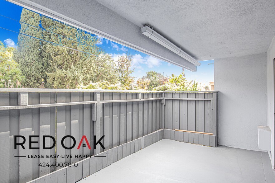 Building Photo - 4433 Colbath Ave