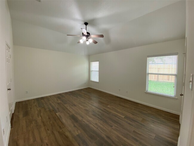 Building Photo - 21615 Rose Mill Dr