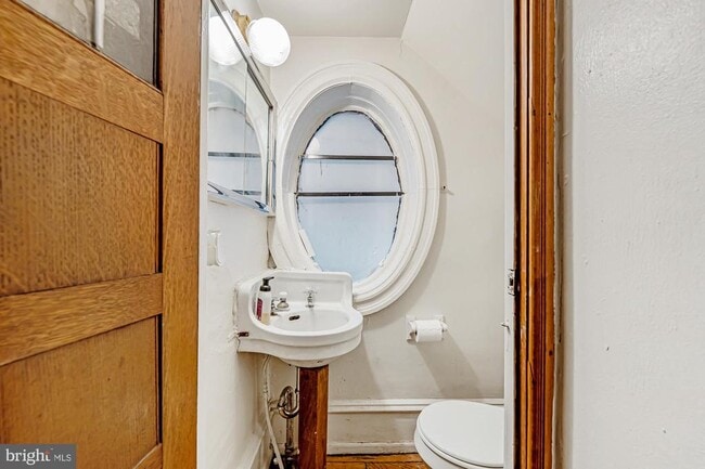 Building Photo - 4011 Pine St