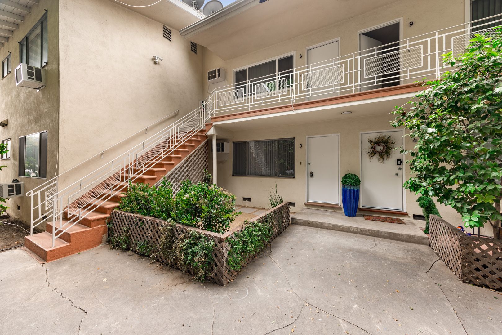 Building Photo - 4345 Ventura Canyon Ave