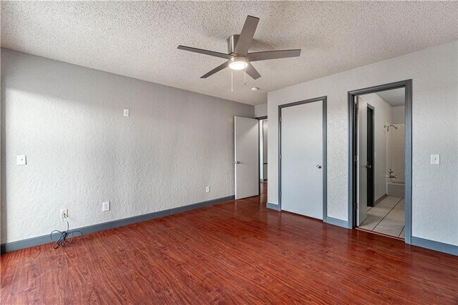 Building Photo - 13 Connie Ln