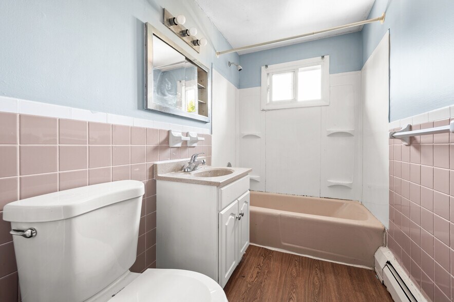 Building Photo - 35 Deerfield Ct