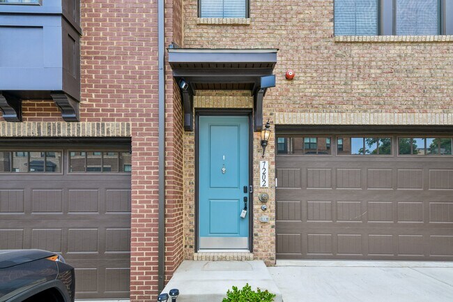 Building Photo - 7202 Mountaineer Dr