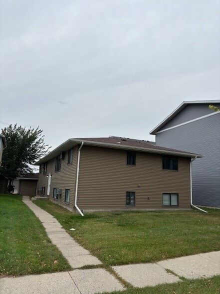 Building Photo - 1118 19th St N