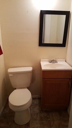 Building Photo - Incredible Value in Walnut Hills - move ri...