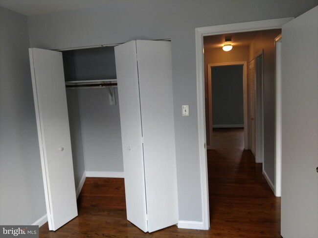 Building Photo - 15205 Streamside Ct