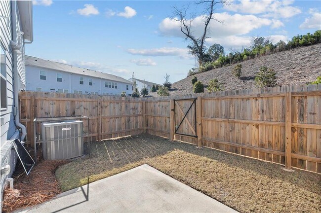 Building Photo - 2469 Honey Wy