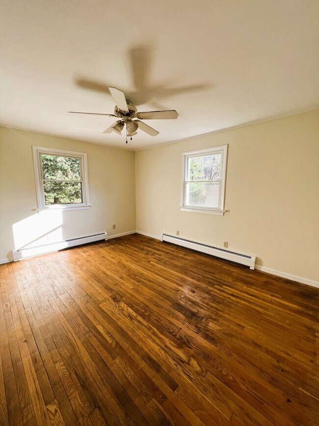 Building Photo - Just In Time For Ski Season - Single Famil...