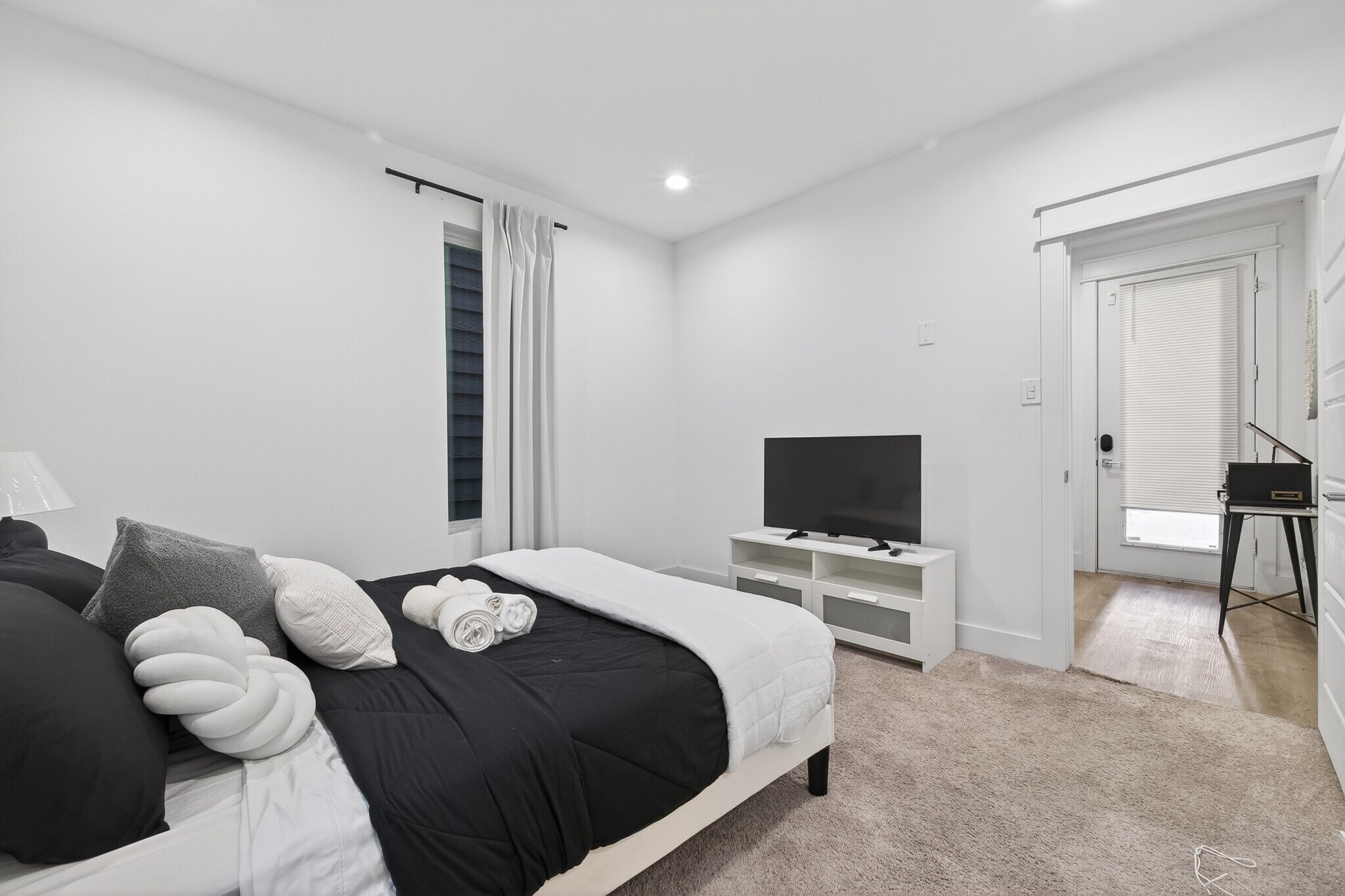Bedroom1 - 523 Schweikhardt St