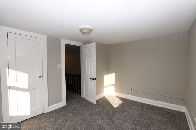 Building Photo - 14 Delaware Ave