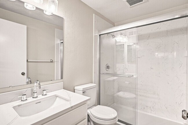 Building Photo - 6741 Altiplano Way