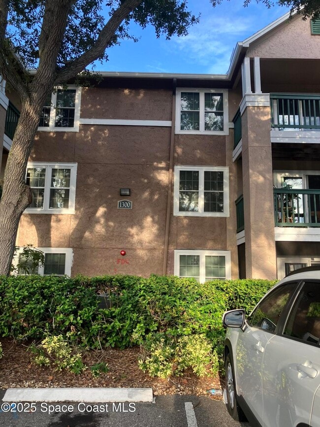 Building Photo - 7667 N Wickham Rd