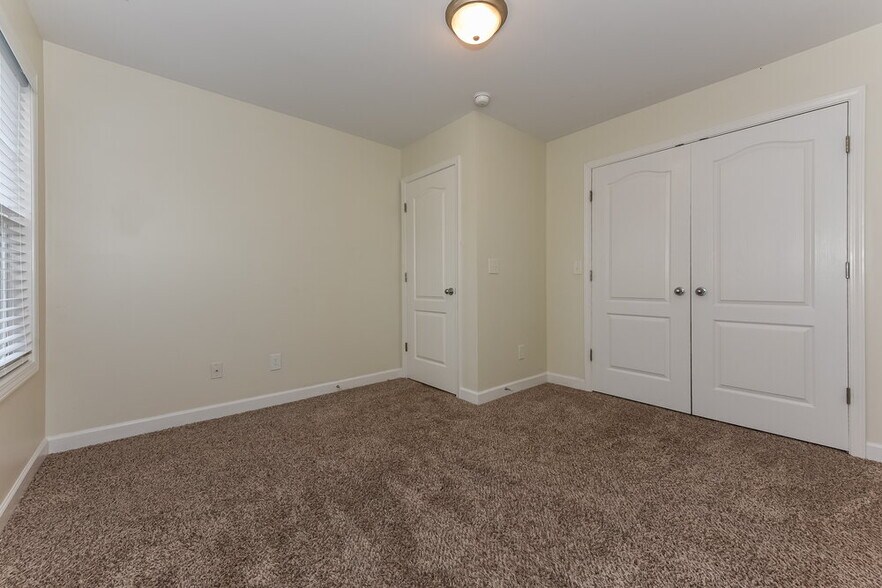 Building Photo - 8002 Starling Ct