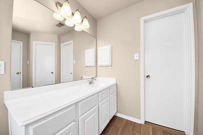 Building Photo - 19438 Juniper Vale Cir