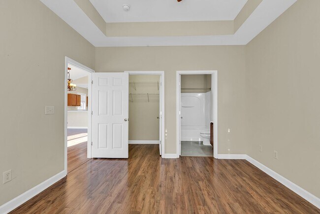 Building Photo - Spacious 2 Bed / 2 Bath Condo in Carolina ...