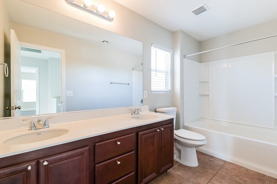 Building Photo - 4150 Buteo Ln