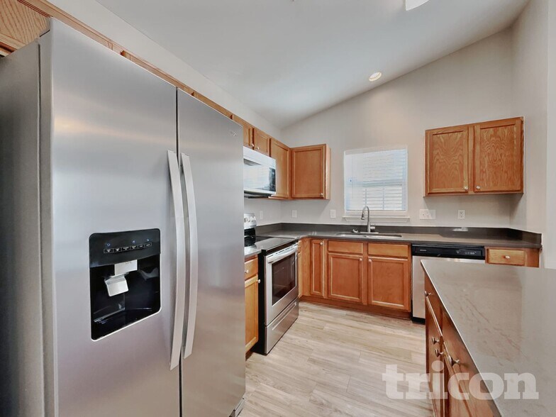 Building Photo - 3216 Laurenfields Way