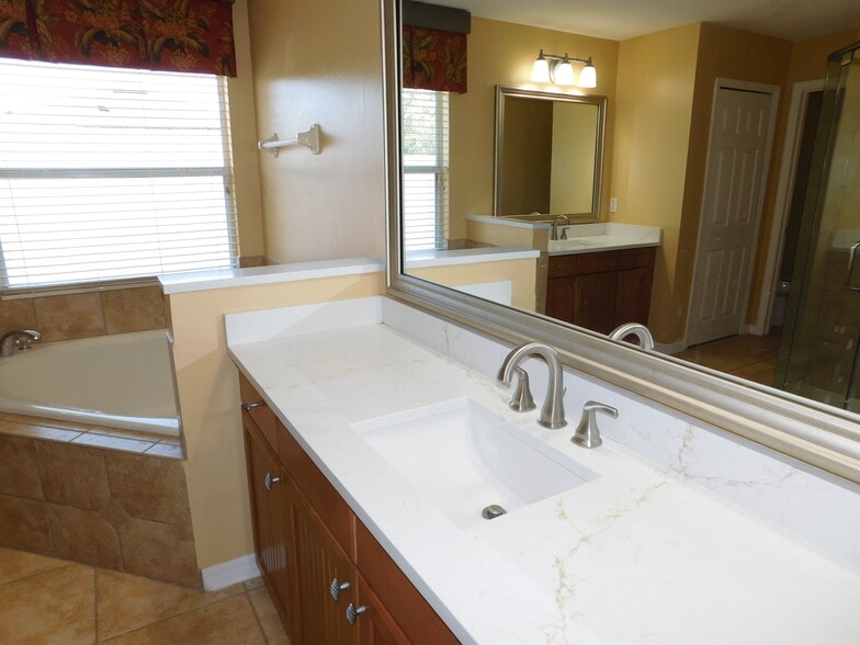 Building Photo - 2320 Darlin Cir