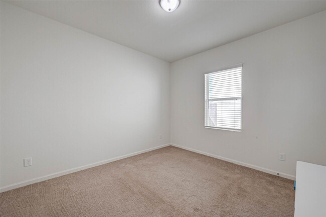 Building Photo - 10133 Pappas Dr