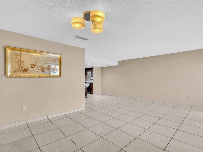 Building Photo - 210 NW 87th Ave