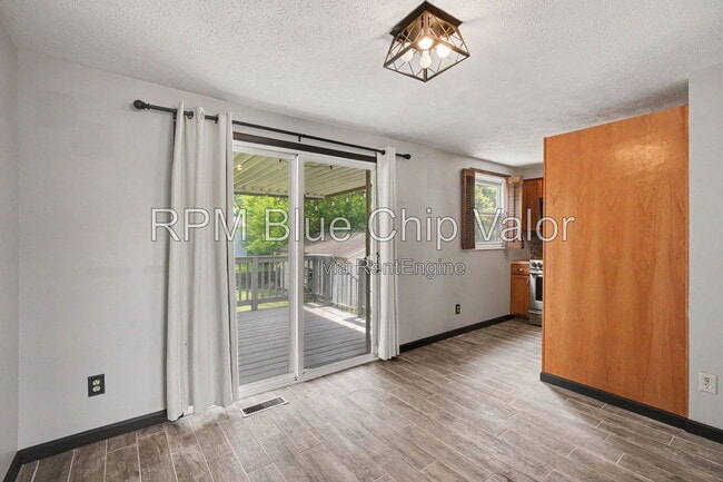 Building Photo - 11674 Greenhaven Ct