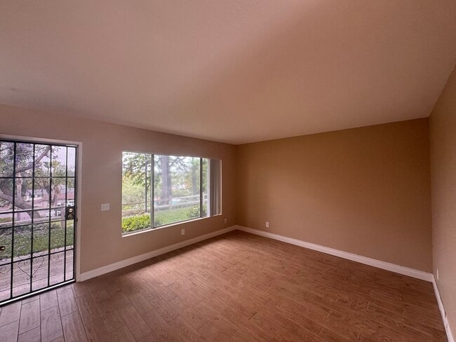 Building Photo - Available Move In Today!! Beautiful Two St...