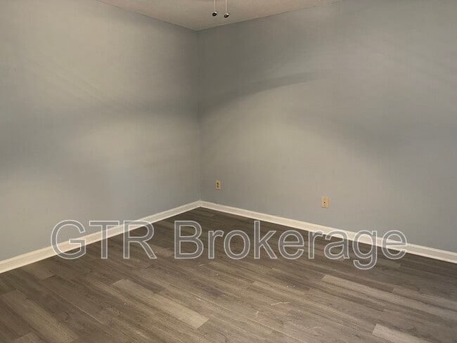 Building Photo - 1145 Booker Ave SW