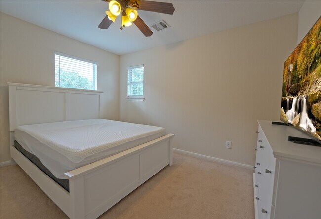 Building Photo - 8050 Montague Manor Ln