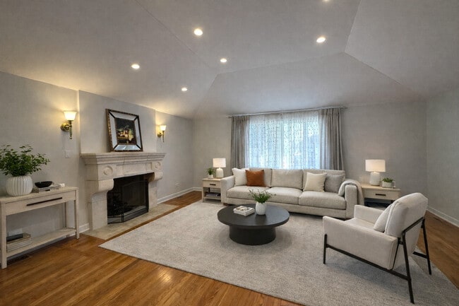 Building Photo - 325 Central Ave