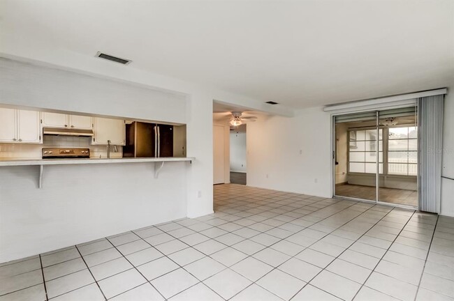 Building Photo - 3735 Mynabird Dr