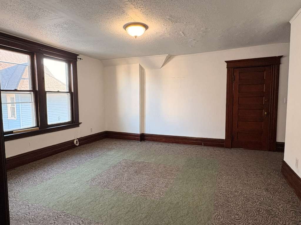 Building Photo - 331 Chestnut St