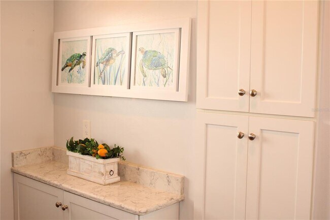 Building Photo - 4240 Ironwood Cir