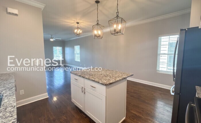 Building Photo - 506 Eastboro Dr