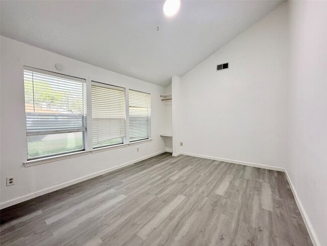 Building Photo - 3806 Westheimer Pl Dr