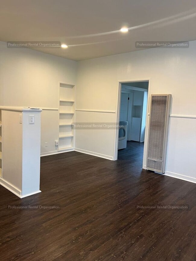 Building Photo - Experience the charm of Napa, CA living in this one-bedroom, one-bathroom apartment. Available now!!