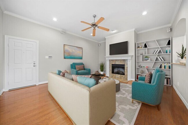Building Photo - 13611 Brookbluff Ln