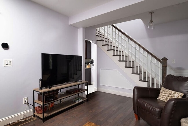 Building Photo - 7 Summit Ave